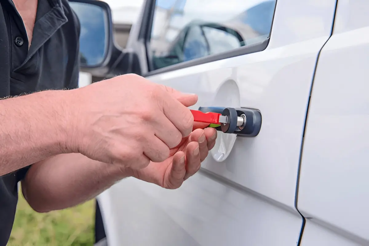 Keys On Wheels Locksmith Orlando offering mobile auto locksmith solutions across Orlando neighborhoods