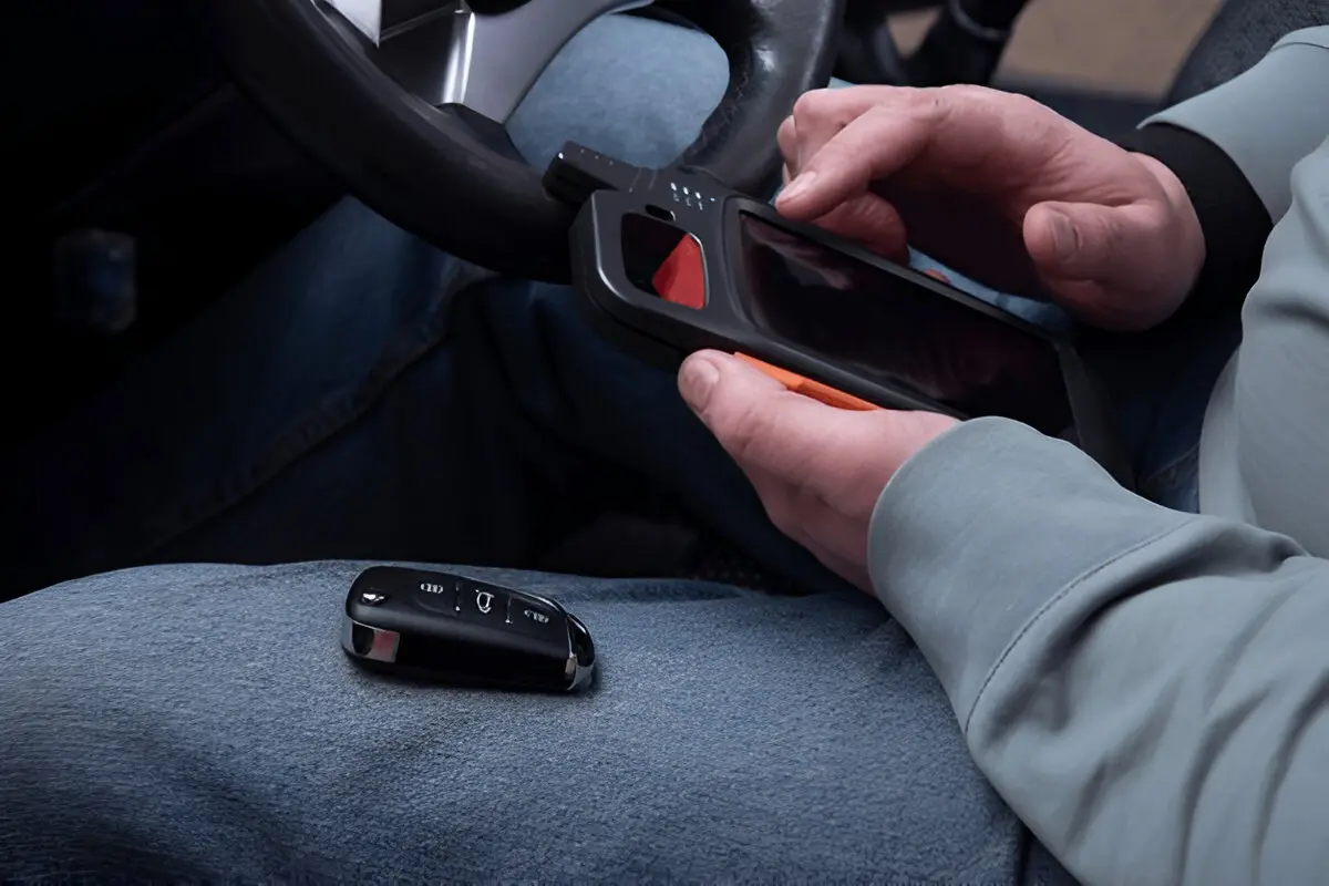 Fast car key replacement service by Keys On Wheels for lost or misplaced keys